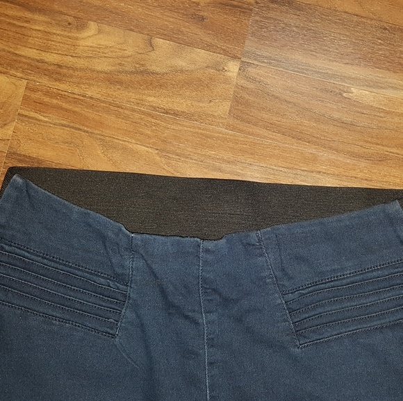 Jeans - Picture 3 of 3